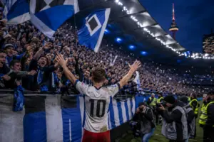 Allianz Arena: Die leuchtende Heimat des FC Bayern – Fakten & Geschichte